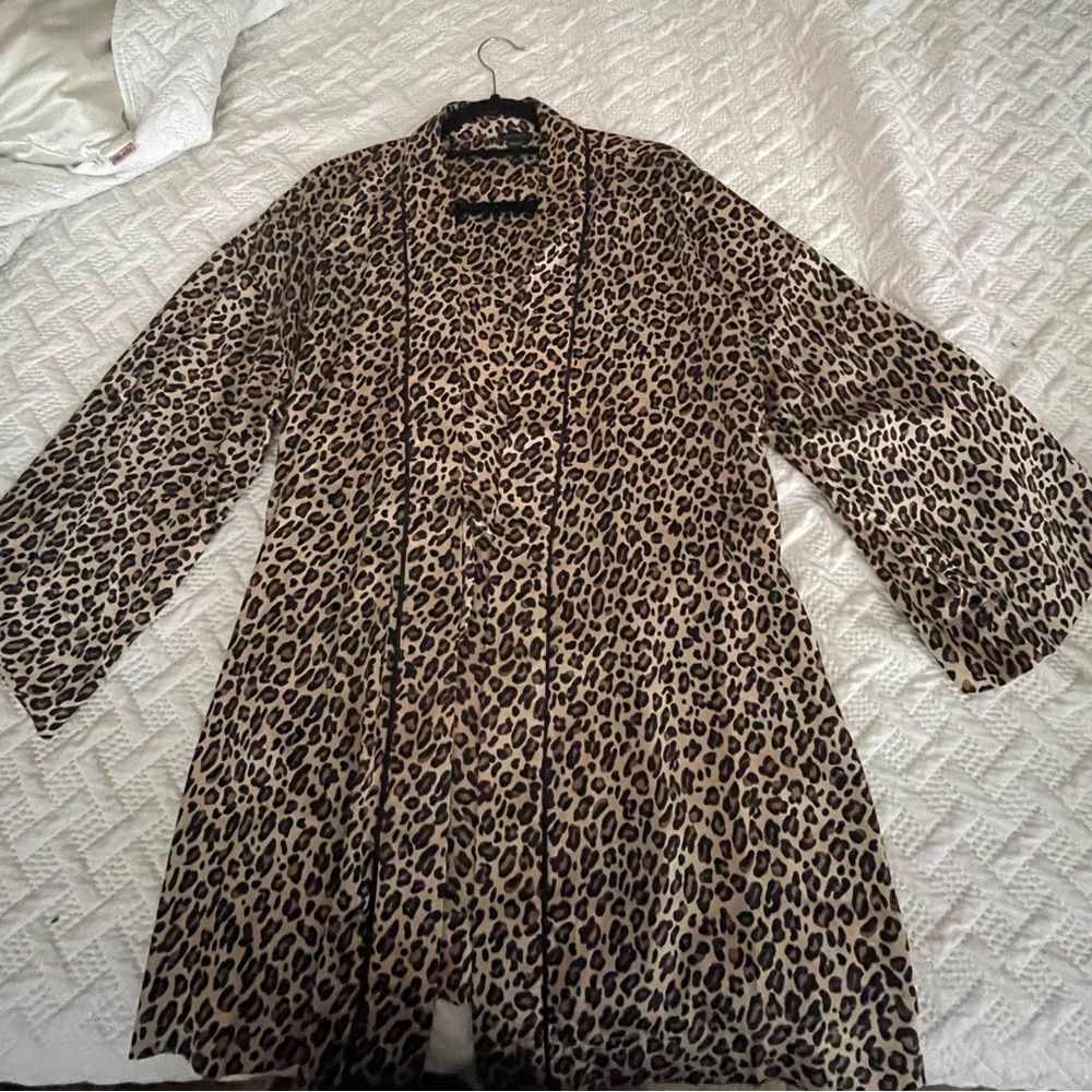 Never worn, gorgeous animal, print, kimono